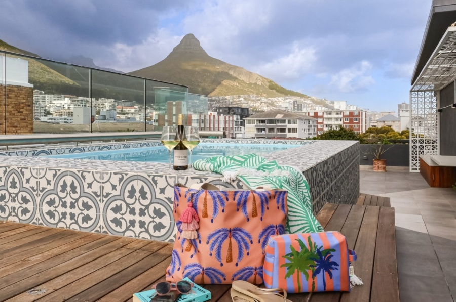 2 Bedroom Property for Sale in Sea Point Western Cape